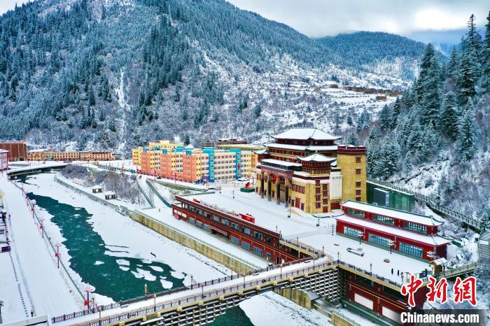 壤塘的雪后美景。　壤塘縣融媒體中心供圖