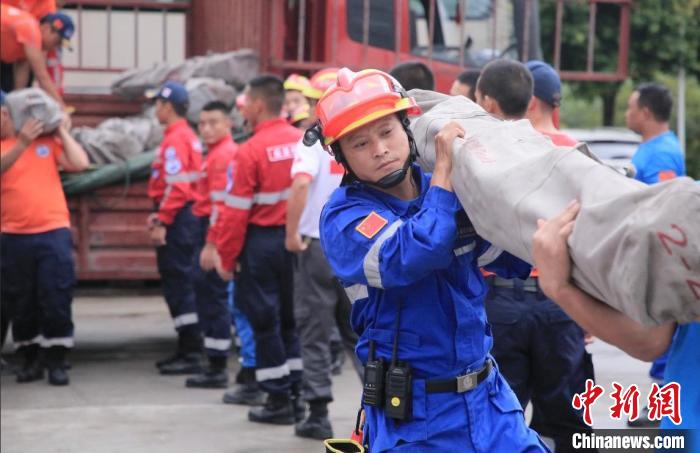 從汶川到瀘定，14年來他們依舊“在現(xiàn)場”