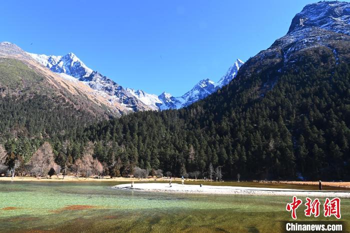 畢棚溝景區(qū)風(fēng)光?！“苍?攝