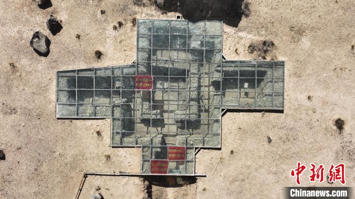 圖為被稱為“九層妖塔”的熱水墓群一號大墓?！●R銘言 攝