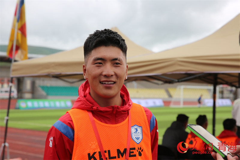 年輕的球員。人民網(wǎng) 馬可欣攝