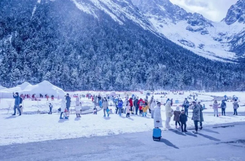 太子嶺滑雪場(chǎng)。阿壩州文廣旅局供圖