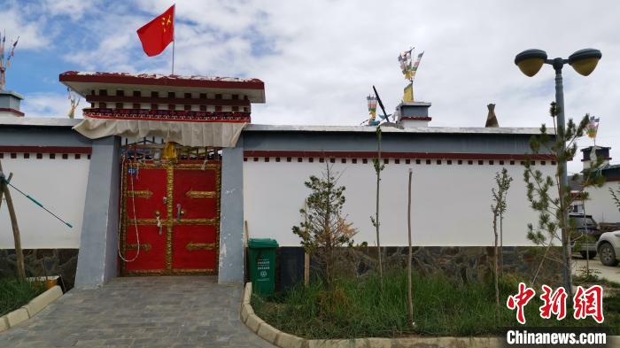 圖為群培新家外景?！垈?攝