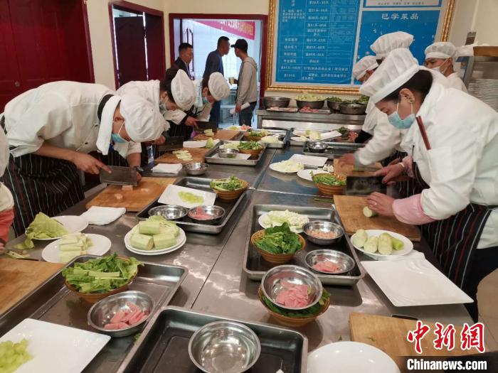 拉薩聚焦高校畢業(yè)生、農牧民就業(yè)任務指標均超額完成