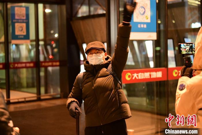 1月9日晚剛到沈陽。　鐵西區(qū)委宣傳部 攝