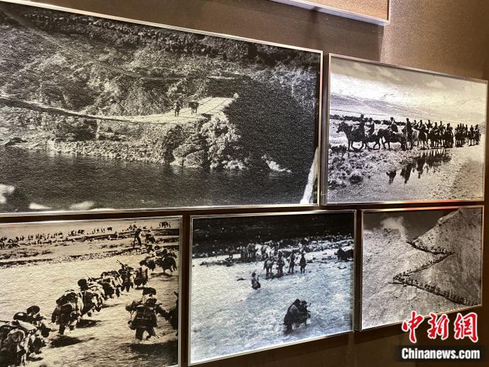 紅樓內(nèi)展廳，圖為昌都戰(zhàn)役中的人民解放軍。彭寧鈴 攝