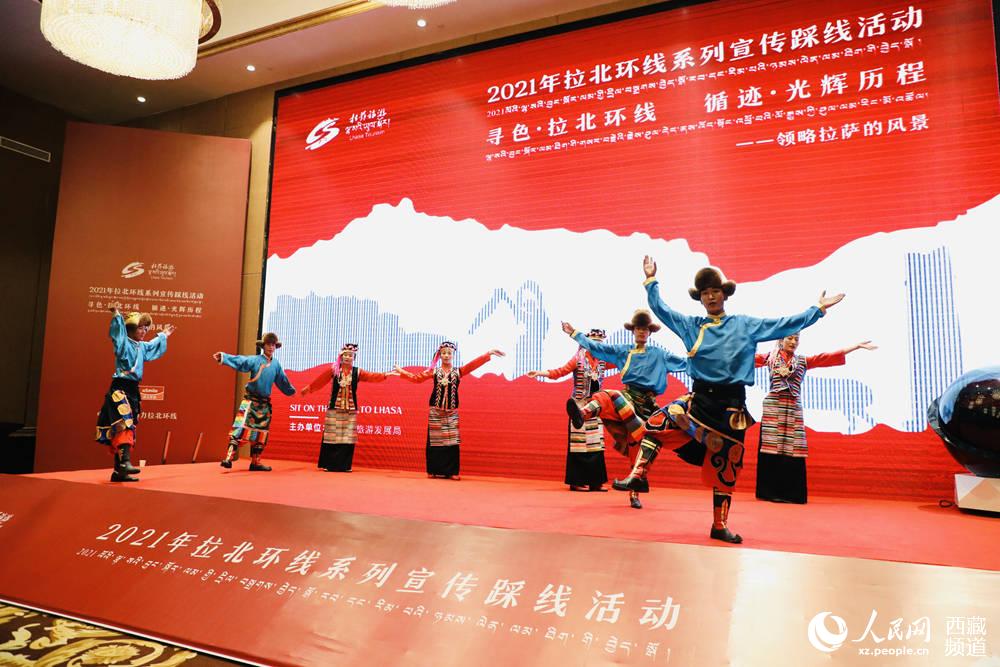 文藝表演。人民網 次仁羅布攝