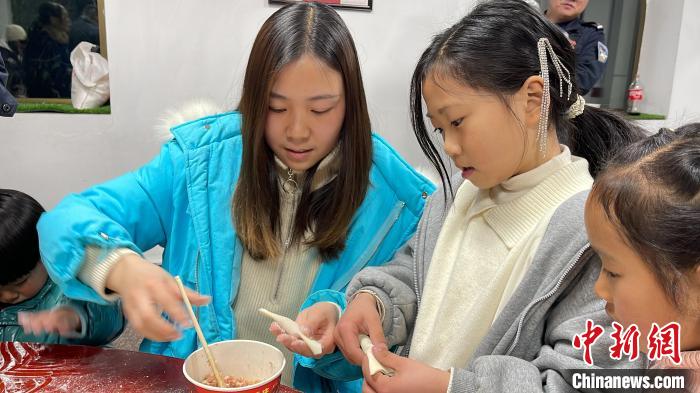 西藏戍邊民警：一想到孩子，心就瞬間柔軟了