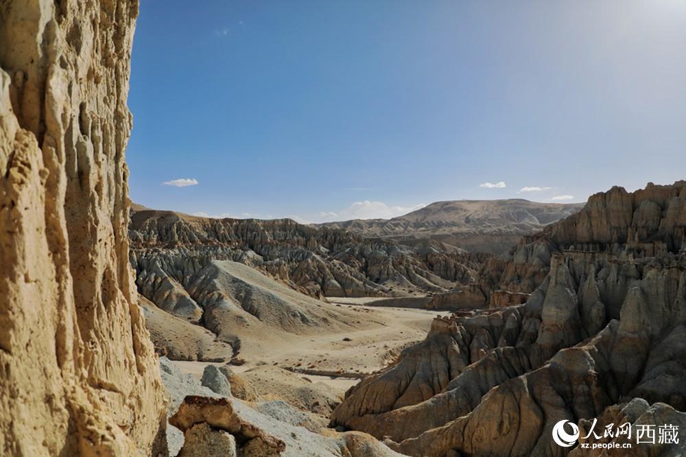 傍晚的札達(dá)土林。人民網(wǎng) 李海霞攝