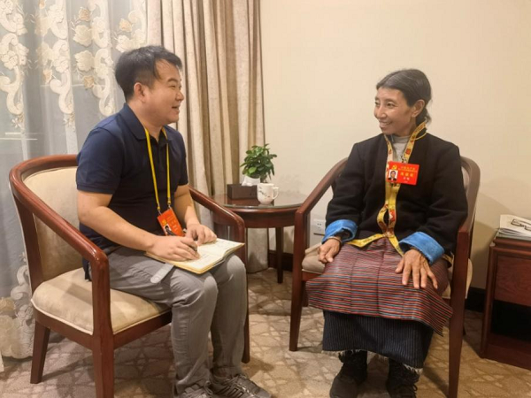 【記者手記Vlog】“守邊的‘阿佳’，您還好嗎”——記者與卓嘎代表再相遇