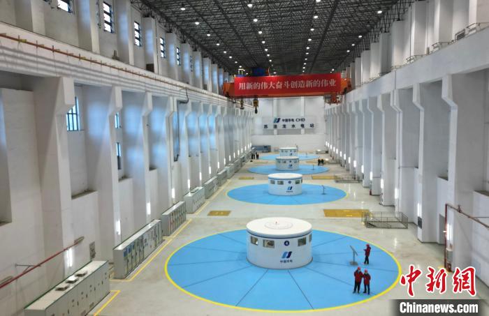 圖為水電站內(nèi)部?！⊥趵凇z