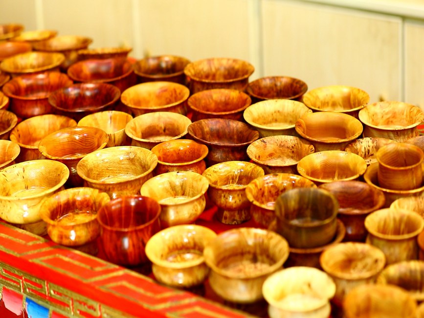 藏地木碗成品。