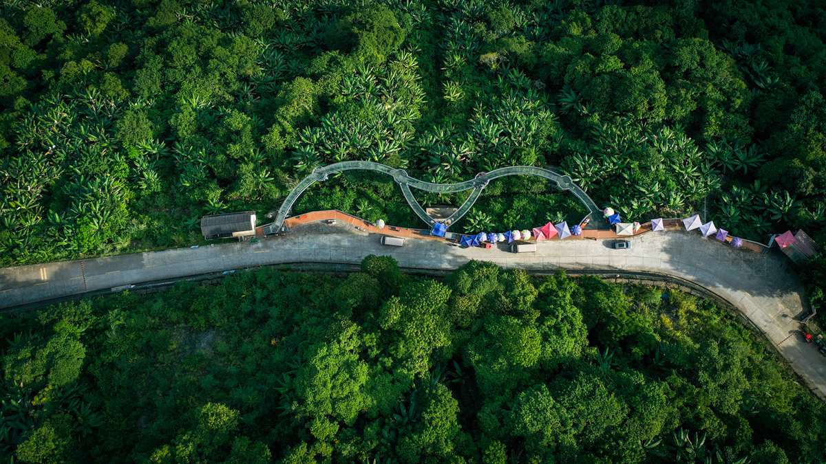 無人機航拍墨脫縣果果塘大拐彎觀景臺。人民網(wǎng)記者 次仁羅布攝