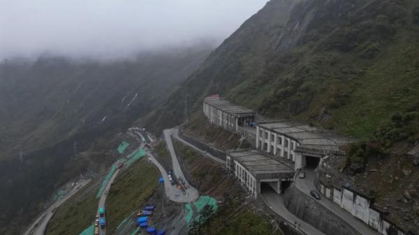 幾代建設(shè)者，歷經(jīng)半個(gè)多世紀(jì)完成！這是一條怎樣的公路？