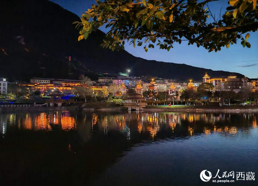墨脫縣夜景。人民網(wǎng) 李海霞攝