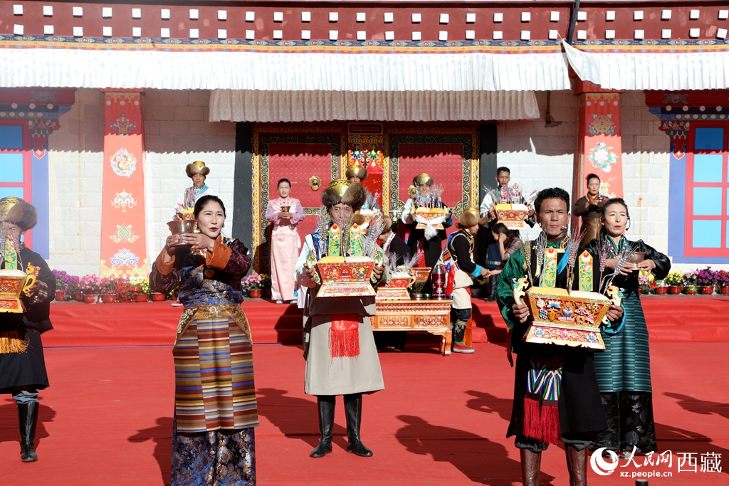 雅礱“村晚”鬧新春。人民網(wǎng)記者 吳雨仁攝