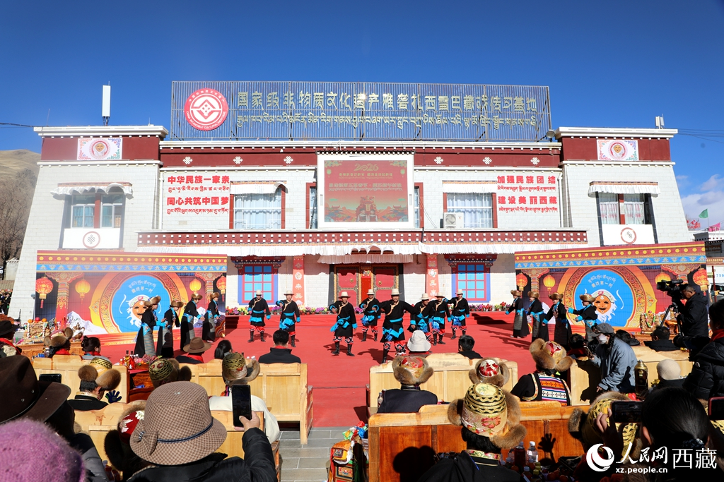 雅礱“村晚”鬧新春。人民網(wǎng)記者 吳雨仁攝