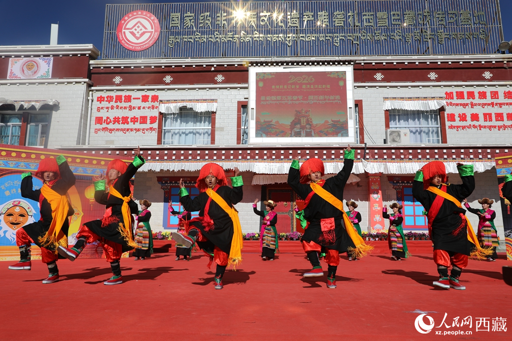 雅礱“村晚”鬧新春。人民網(wǎng)記者 吳雨仁攝
