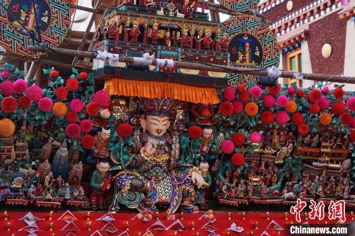 圖為塔爾寺酥油花展局部?！●R銘言 攝