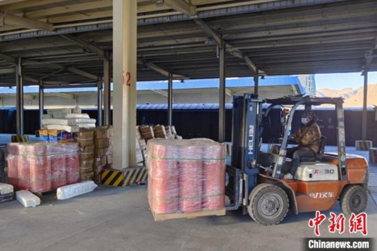 西藏鐵路貨運量入冬以來穩(wěn)步增長