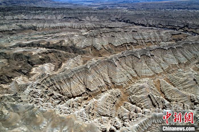 4月5日，西藏阿里札達土林。(無人機照片) 李林 攝