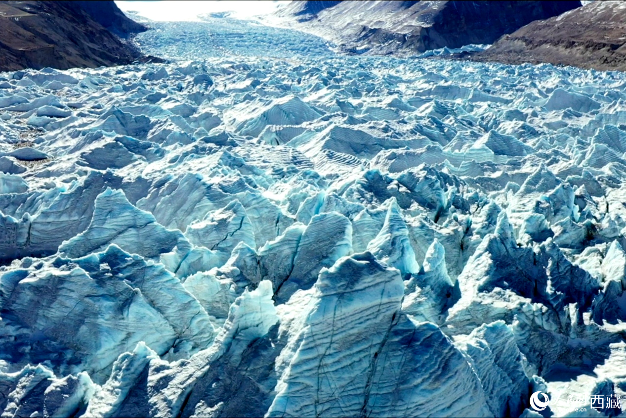40冰川位于山南市浪卡子縣卓木拉日康雪山下。