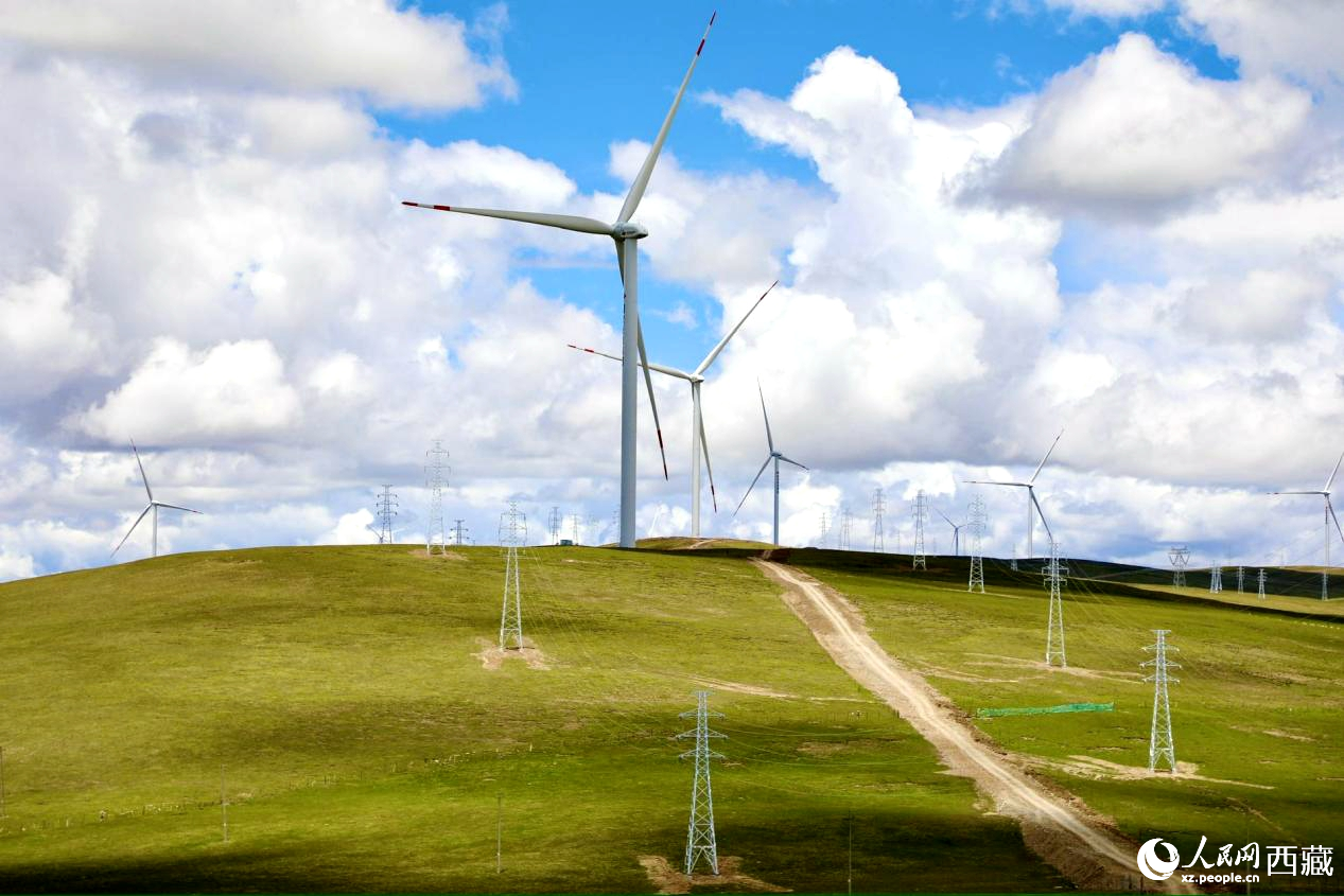 西藏那曲市色尼區(qū)的歐瑪亭嘎風(fēng)電場。