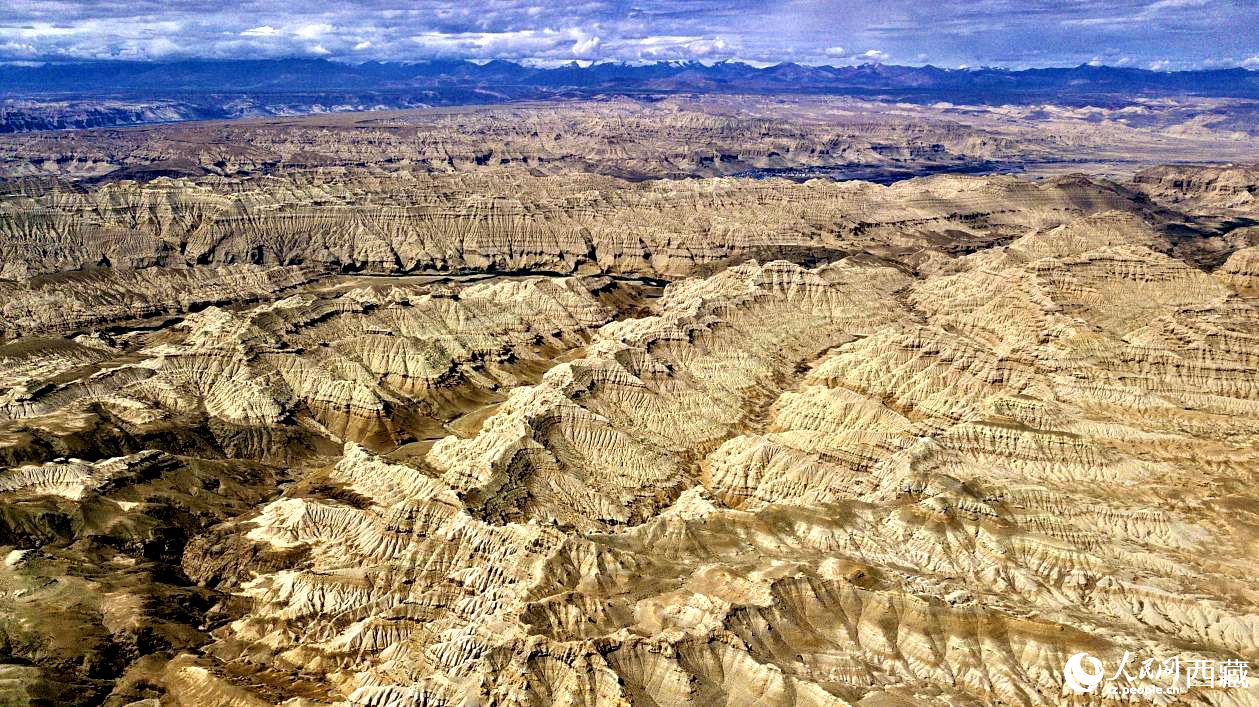 鳥瞰西藏阿里地區(qū)札達土林國家地質(zhì)公園。