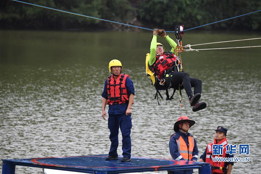（社會）（6）全國森林消防隊伍“火焰藍”首屆特種救援技能比武舉行