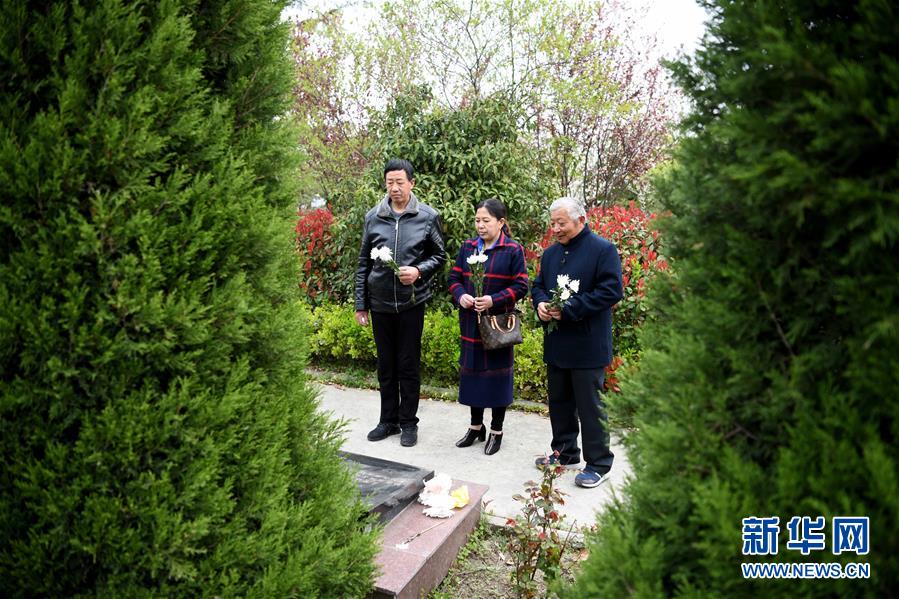 （圖片故事）（3）年介濤：將為烈士尋親進(jìn)行到底